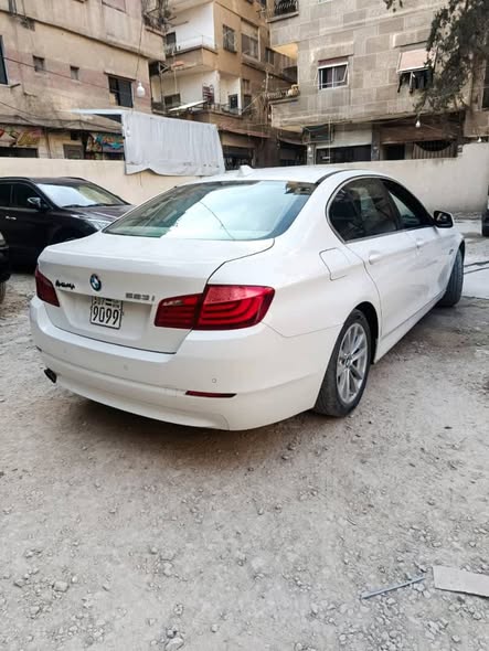 بي إم دبليو 523i 2011 - صورة 3