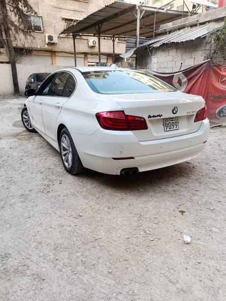 بي إم دبليو 523i 2011 - صورة 4