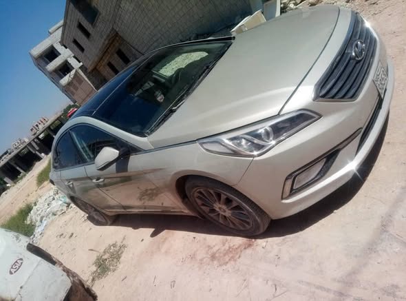 هيونداي سوناتا 2012 - صورة 2