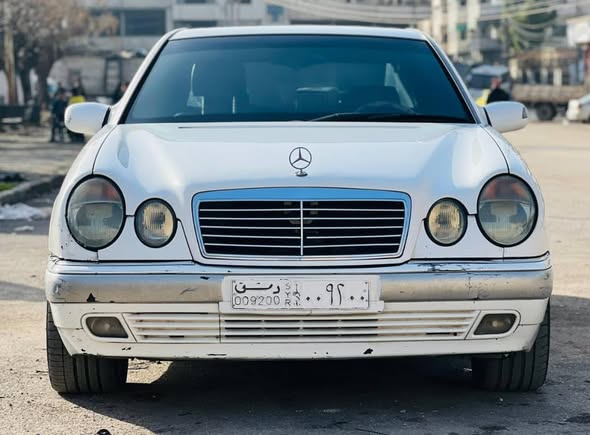 مرسيدس 200 1996 - صورة 1