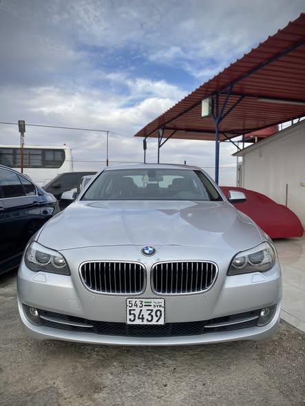 بي إم دبليو 528i 2011 - صورة 1