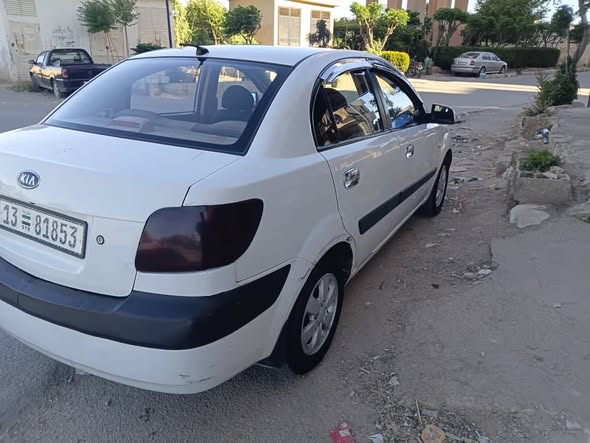 كيا ريو 2009 - صورة 4