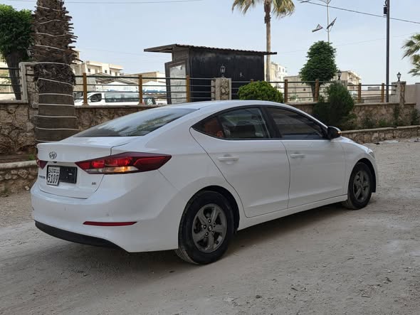 هيونداي افانتي 2018 - صورة 3