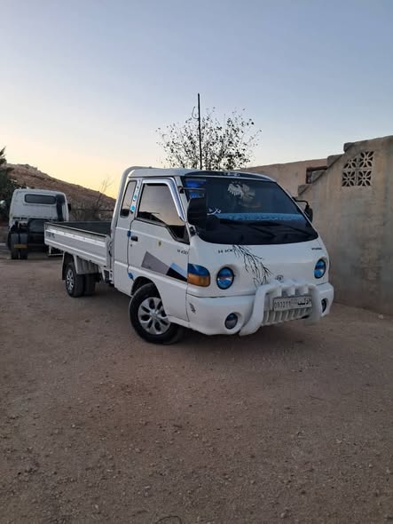 هيونداي H-100 2001 - صورة 1
