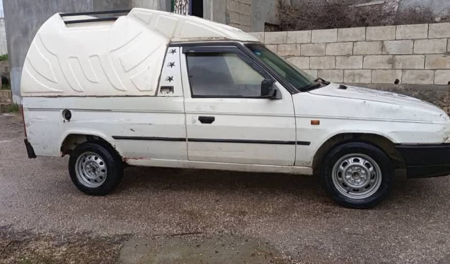 سكودا بيك اب 1995