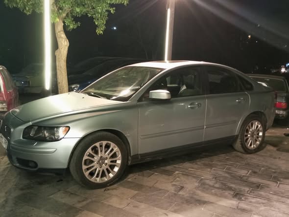 فولفو S40 2007 - صورة 1