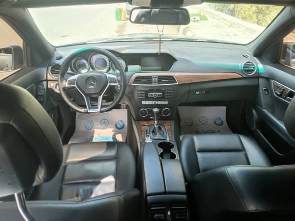 مرسيدس C300 2012 - صورة 4