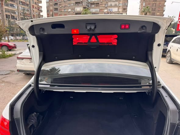 مرسيدس E300 2016 - صورة 3