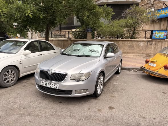 سكودا سوبرب 2011 - صورة 1