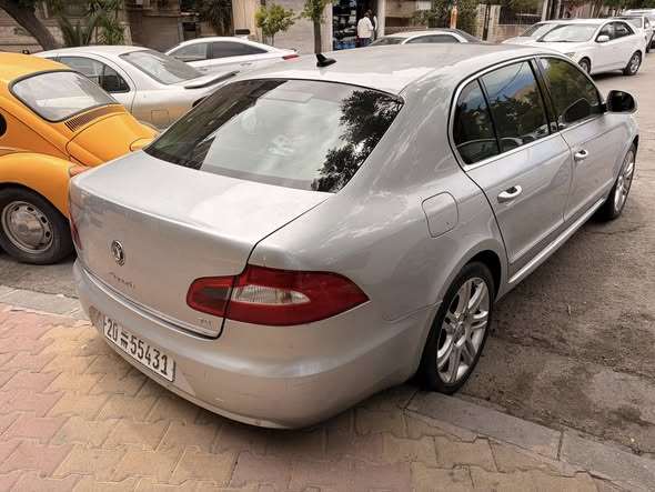 سكودا سوبرب 2011 - صورة 4