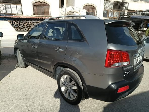 كيا سورنتو 2010 - صورة 2
