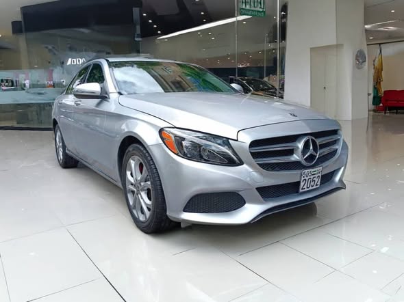 مرسيدس C300 2018 - صورة 4