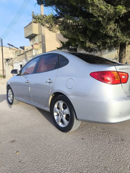 هيونداي افانتي 2009 - صورة 5