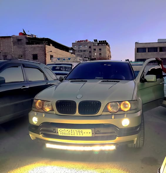 بي إم دبليو X5 2002 - صورة 1
