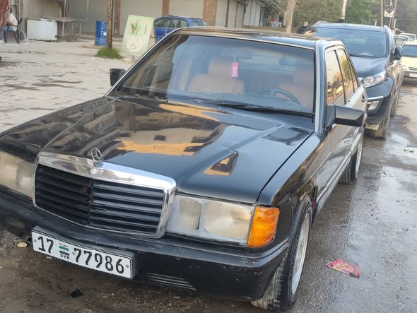 مرسيدس 190 1993 - صورة 1