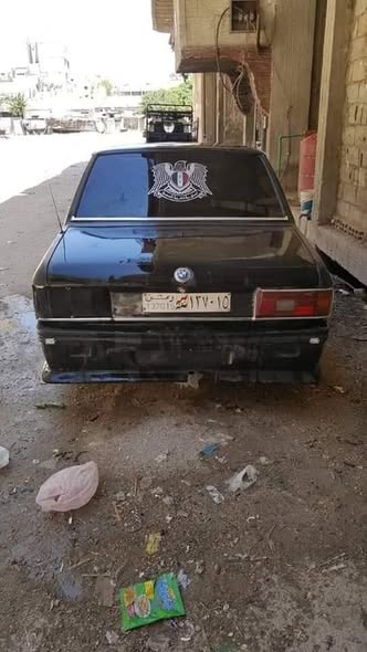بي إم دبليو الفئة السابعة 1975 - صورة 4