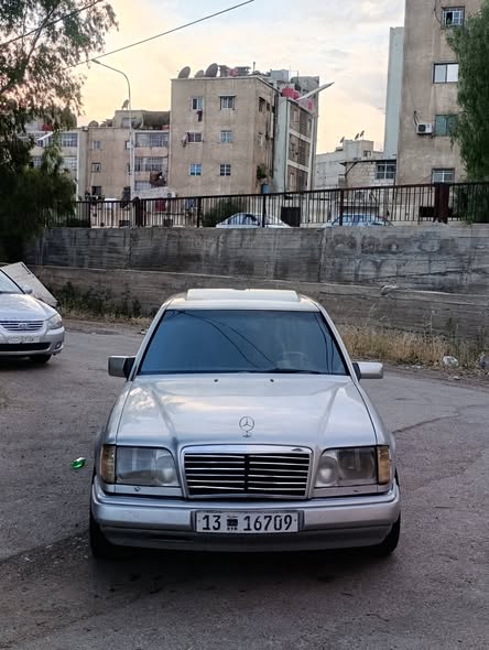 مرسيدس E300 1989 - صورة 1