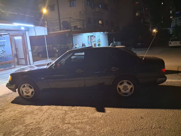 مرسيدس 300 1990 - صورة 1