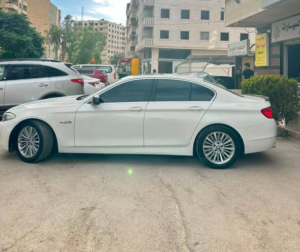 بي إم دبليو 528i 2012 - صورة 5