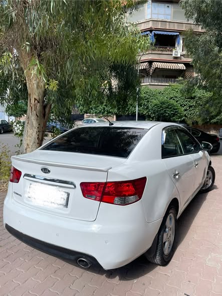 كيا فورتي 2011 - صورة 2