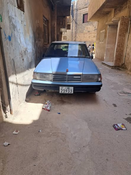 مازدا ٩٢٩ 1983 - صورة 2