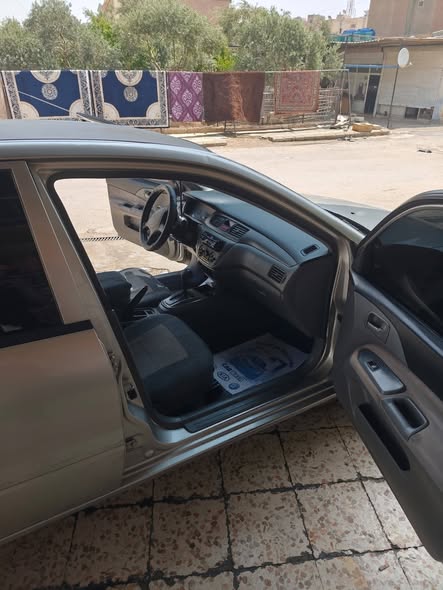 ميتسوبيشي لانسر 2005 - صورة 3