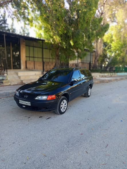اوبل فيكترا 1997 - صورة 1