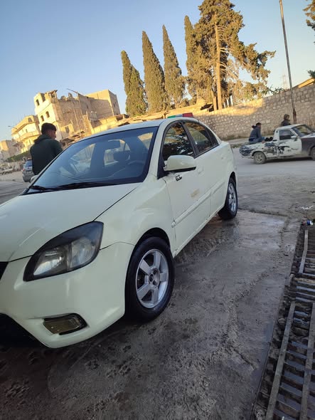 كيا ريو 2011 - صورة 1