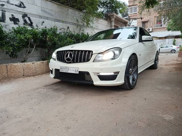 مرسيدس C180 2011 - صورة 2