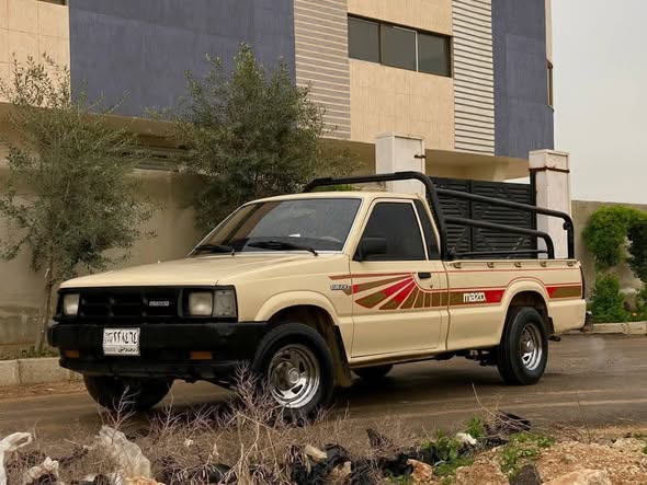 مازدا بيك اب 1992 - صورة 1