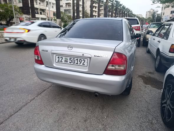 مازدا 323 2003 - صورة 2