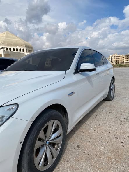 بي ام 5 Series Gran Turismo 2011 - صورة 3