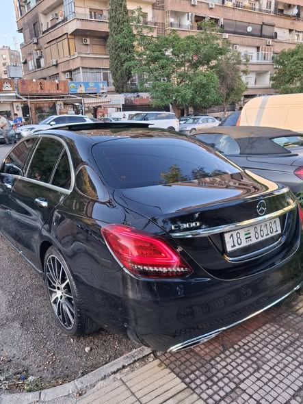 مرسيدس C300 2020 - صورة 3