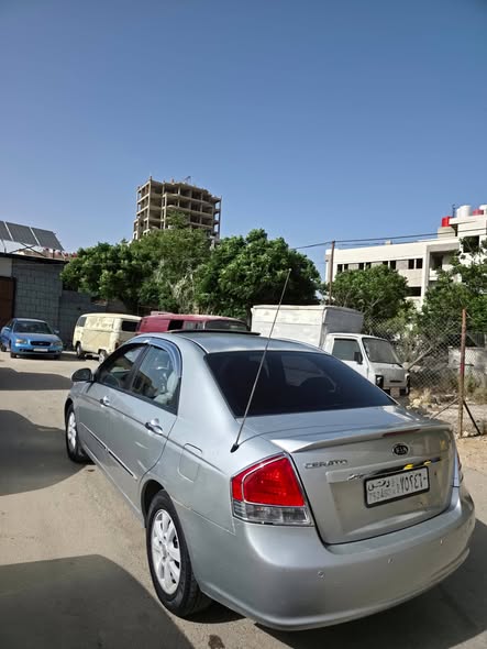 كيا سيراتو 2008 - صورة 2