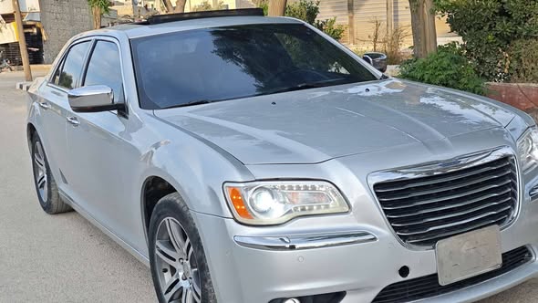 كرايسلر 300 2012 - صورة 1