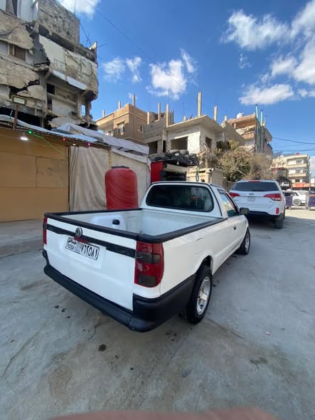 سكودا Pickup 1997 - صورة 2
