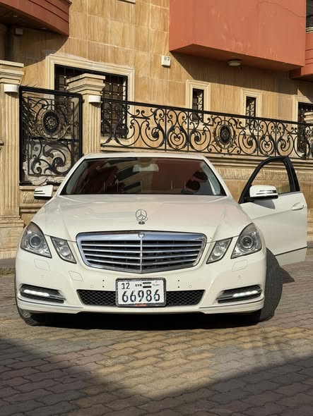 مرسيدس E300 2011 - صورة 1