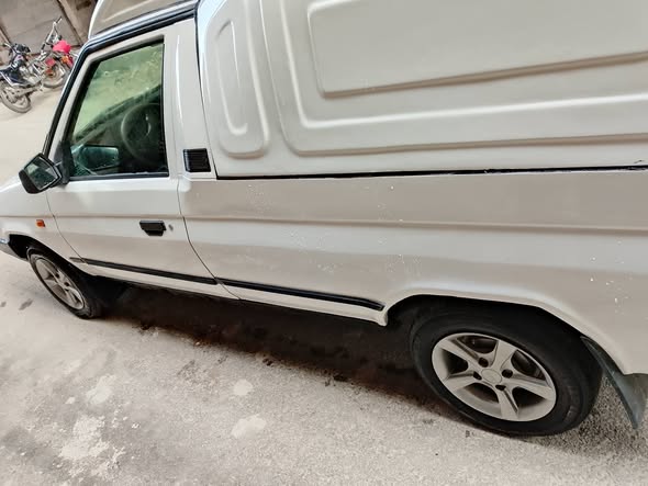 سكودا Pickup 1995 - صورة 3