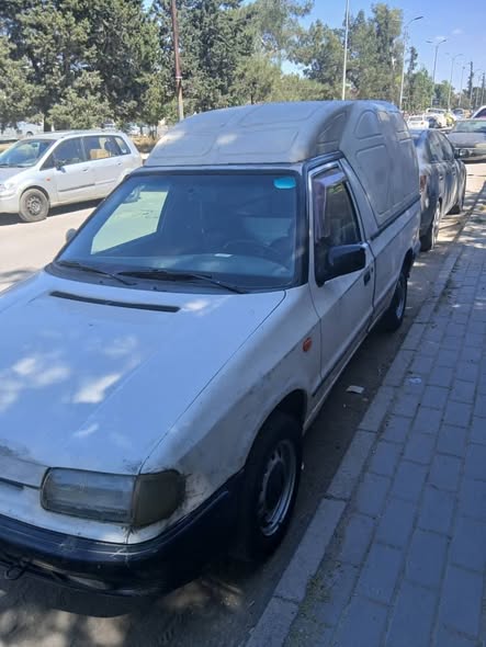 سكودا بيك آب 1997 - صورة 1