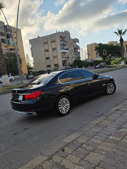 بي ام دبليو 740 2010 - صورة 1