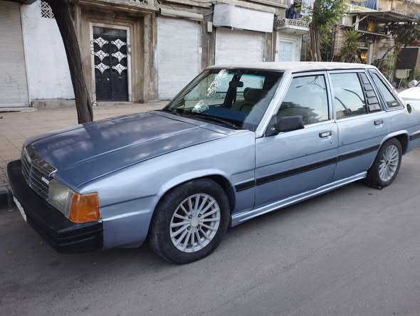 مازدا 626 1983 - صورة 4