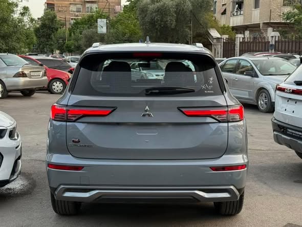 ميتسوبيشي أوت لاندر 2026 - صورة 2