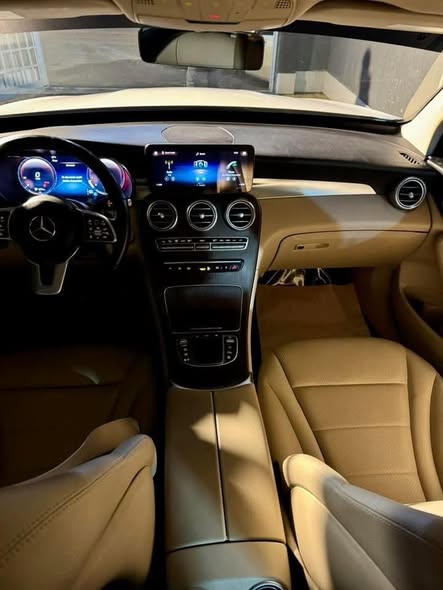 مرسيدس GLC300 2021 - صورة 2
