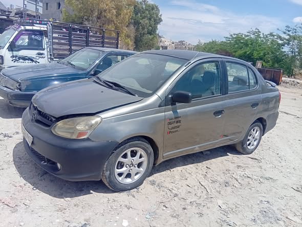 تويوتا ايكو 2005 - صورة 5