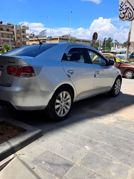 كيا فورتي 2010 - صورة 4