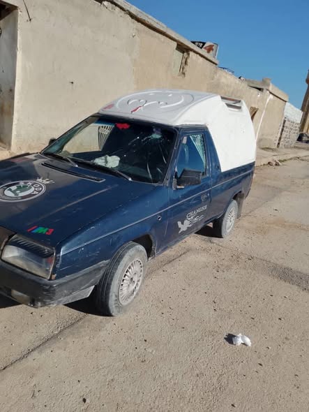 سكودا بيك أب 1994 - صورة 2