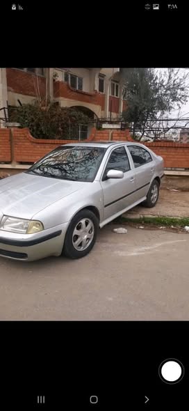 سكودا اوكتافيا 2001 - صورة 3