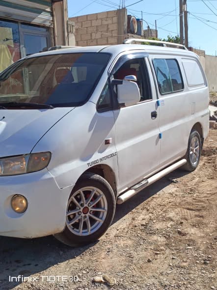 هيونداي H-1 2003 - صورة 4
