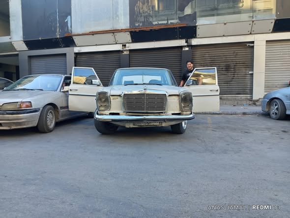مرسيدس 200 1975 - صورة 5