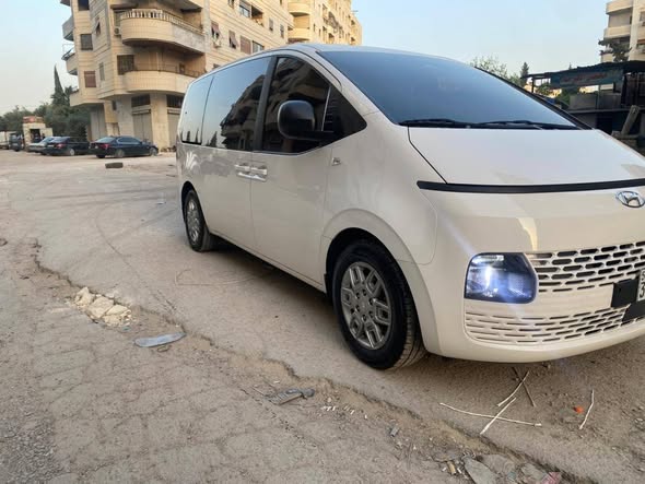 هيونداي ستاريا 2022 - صورة 2